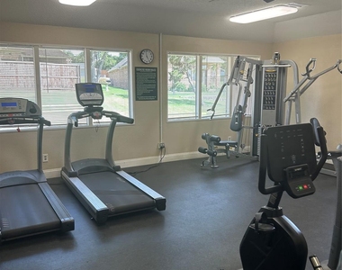 2601 Country Place - Photo Thumbnail 29