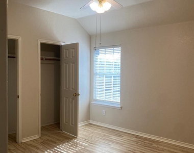 9367 Aristocrat Lane - Photo Thumbnail 17