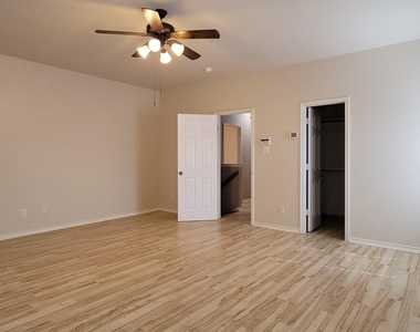 9367 Aristocrat Lane - Photo Thumbnail 12