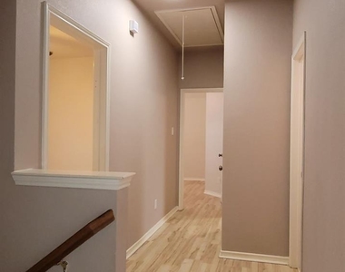 9367 Aristocrat Lane - Photo Thumbnail 15