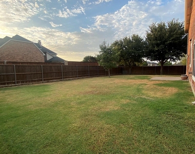 9367 Aristocrat Lane - Photo Thumbnail 20