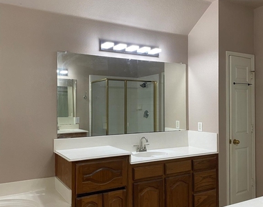 9367 Aristocrat Lane - Photo Thumbnail 14
