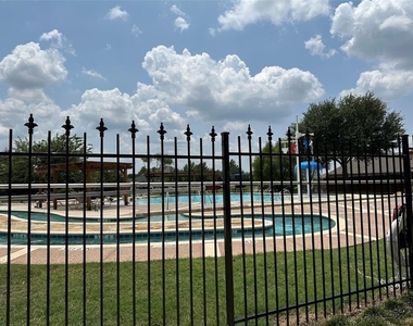 5733 Mirror Ridge Drive - Photo Thumbnail 15