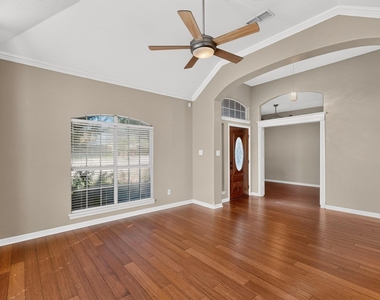 713 Mockingbird Court - Photo Thumbnail 4