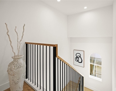905 Sunset Blvd - Photo Thumbnail 15