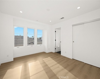 905 Sunset Blvd - Photo Thumbnail 22