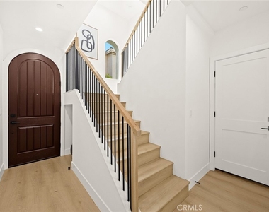 905 Sunset Blvd - Photo Thumbnail 2