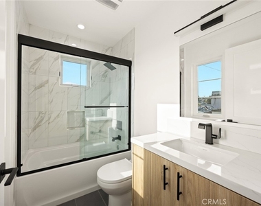 905 Sunset Blvd - Photo Thumbnail 23