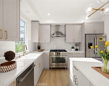 905 Sunset Blvd - Photo Thumbnail 10
