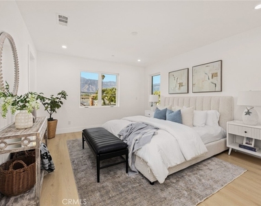 905 Sunset Blvd - Photo Thumbnail 16