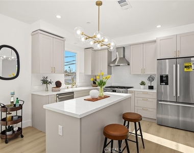 905 Sunset Blvd - Photo Thumbnail 8
