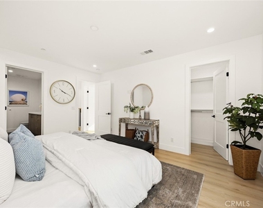 905 Sunset Blvd - Photo Thumbnail 18