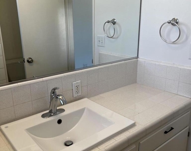 60 A Brentwood Avenue - Photo Thumbnail 6