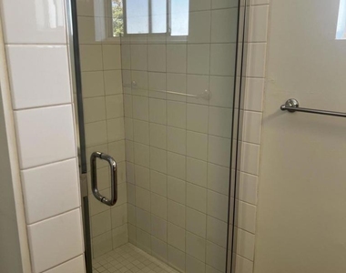 60 A Brentwood Avenue - Photo Thumbnail 7