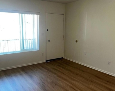 60 A Brentwood Avenue - Photo Thumbnail 2