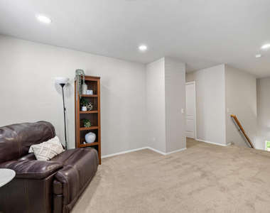 3889 Angeline Street - Photo Thumbnail 28