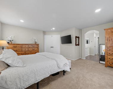 3889 Angeline Street - Photo Thumbnail 41