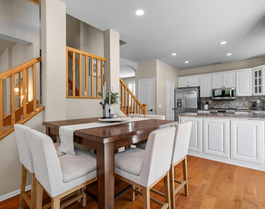 3889 Angeline Street - Photo Thumbnail 8