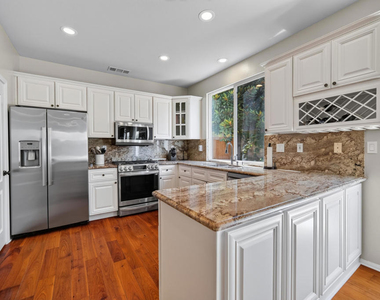 3889 Angeline Street - Photo Thumbnail 11