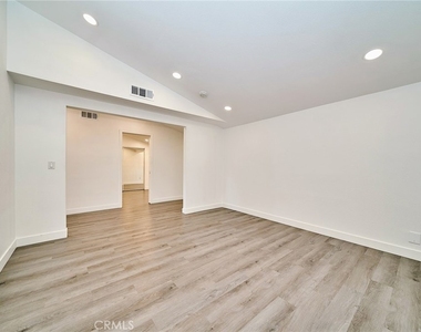 14839 Gandesa Road - Photo Thumbnail 10