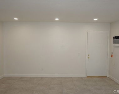 7439 Napa Court - Photo Thumbnail 23