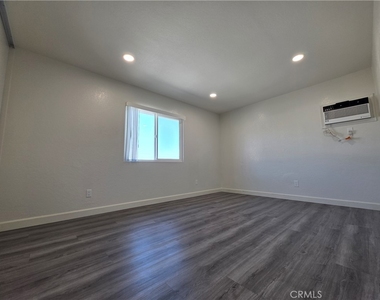 7439 Napa Court - Photo Thumbnail 28