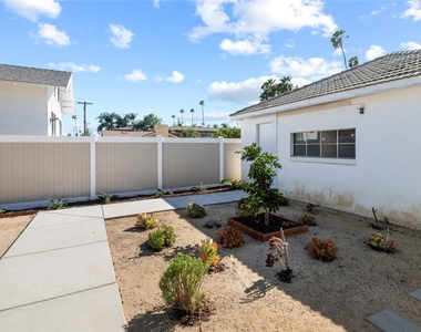 6652 Palm Avenue - Photo Thumbnail 4