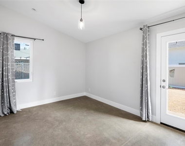 6652 Palm Avenue - Photo Thumbnail 9
