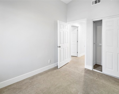 6652 Palm Avenue - Photo Thumbnail 12