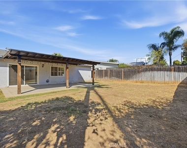 1354 S Maple - Photo Thumbnail 4