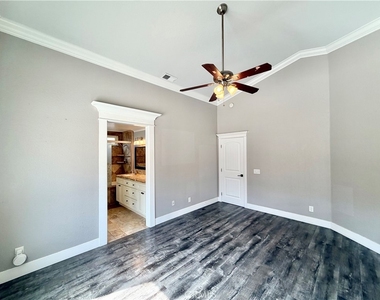 11938 Venetian Drive - Photo Thumbnail 24