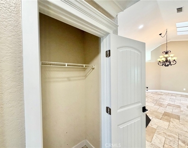 11938 Venetian Drive - Photo Thumbnail 5