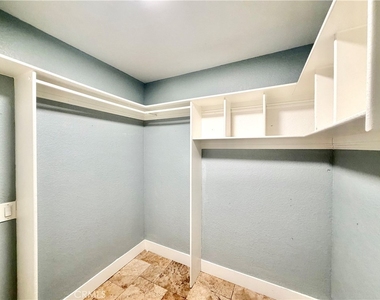 11938 Venetian Drive - Photo Thumbnail 27