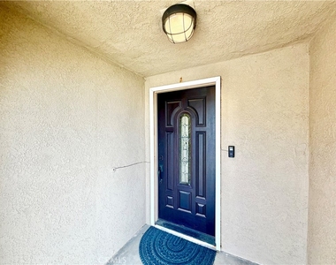 11938 Venetian Drive - Photo Thumbnail 3
