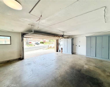 11938 Venetian Drive - Photo Thumbnail 31
