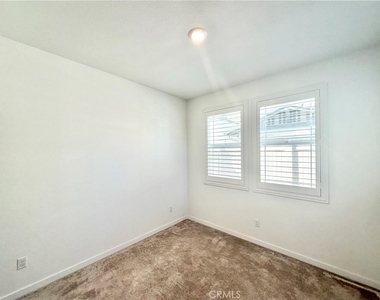 32730 Brunello Way - Photo Thumbnail 14