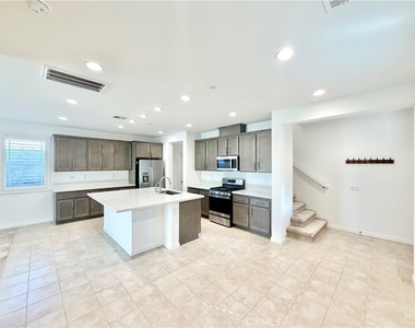 32730 Brunello Way - Photo Thumbnail 4