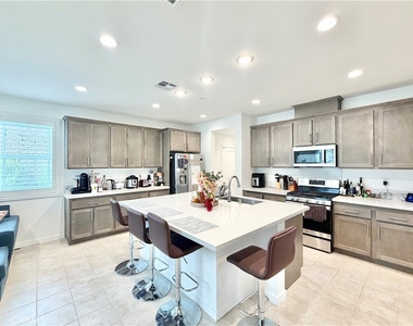 32730 Brunello Way - Photo Thumbnail 4