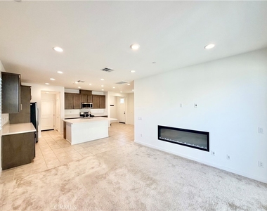 32730 Brunello Way - Photo Thumbnail 12