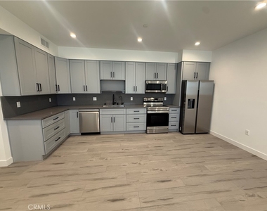 10455 Etiwanda Avenue - Photo Thumbnail 5