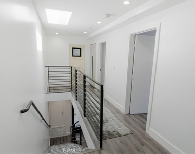 829 N Martel - Photo Thumbnail 6