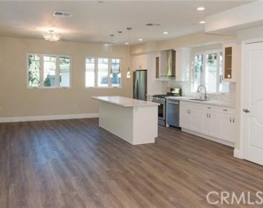3698 1/2 Fredonia Drive - Photo Thumbnail 14