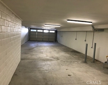3698 1/2 Fredonia Drive - Photo Thumbnail 14