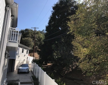 3698 1/2 Fredonia Drive - Photo Thumbnail 13