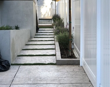 3698 1/2 Fredonia Drive - Photo Thumbnail 16
