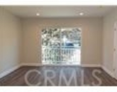 3698 1/2 Fredonia Drive - Photo Thumbnail 6