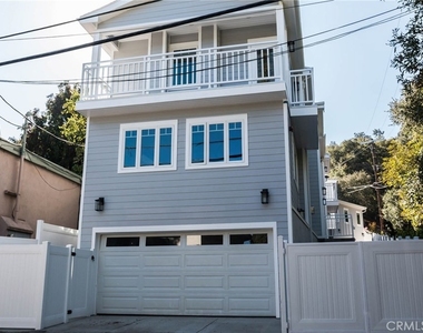 3698 1/2 Fredonia Drive - Photo Thumbnail 1