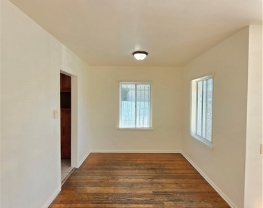 9618 Kalmia Street - Photo Thumbnail 5