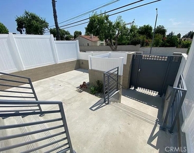10453 Etiwanda Avenue - Photo Thumbnail 19