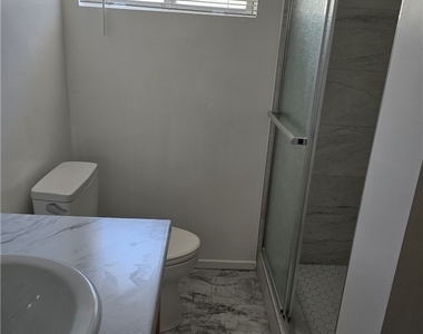 7549 Lexington Avenue - Photo Thumbnail 9